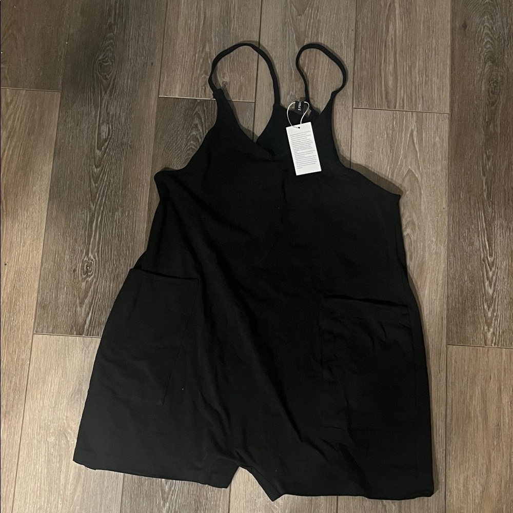 Black Sleeveless Romper - sz small